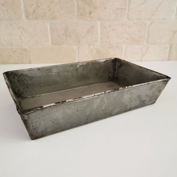 Vintage Enamel Baking Pan Loaf Folded Graniteware Gray Spatter Primitive Kitchen - Picture 1 of 10